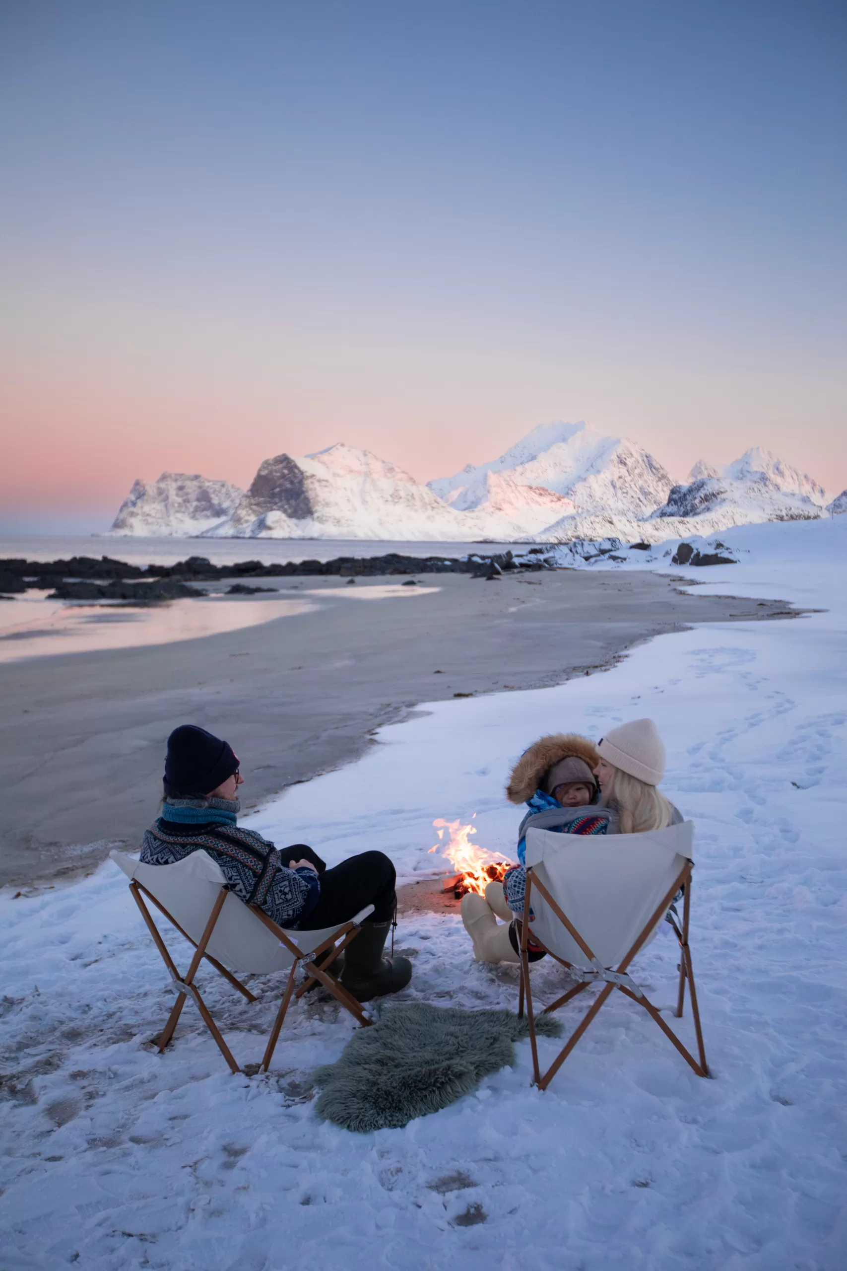 Photographer Lofoten | couple, engagement, wedding, family, portraits photography | Northern Norway